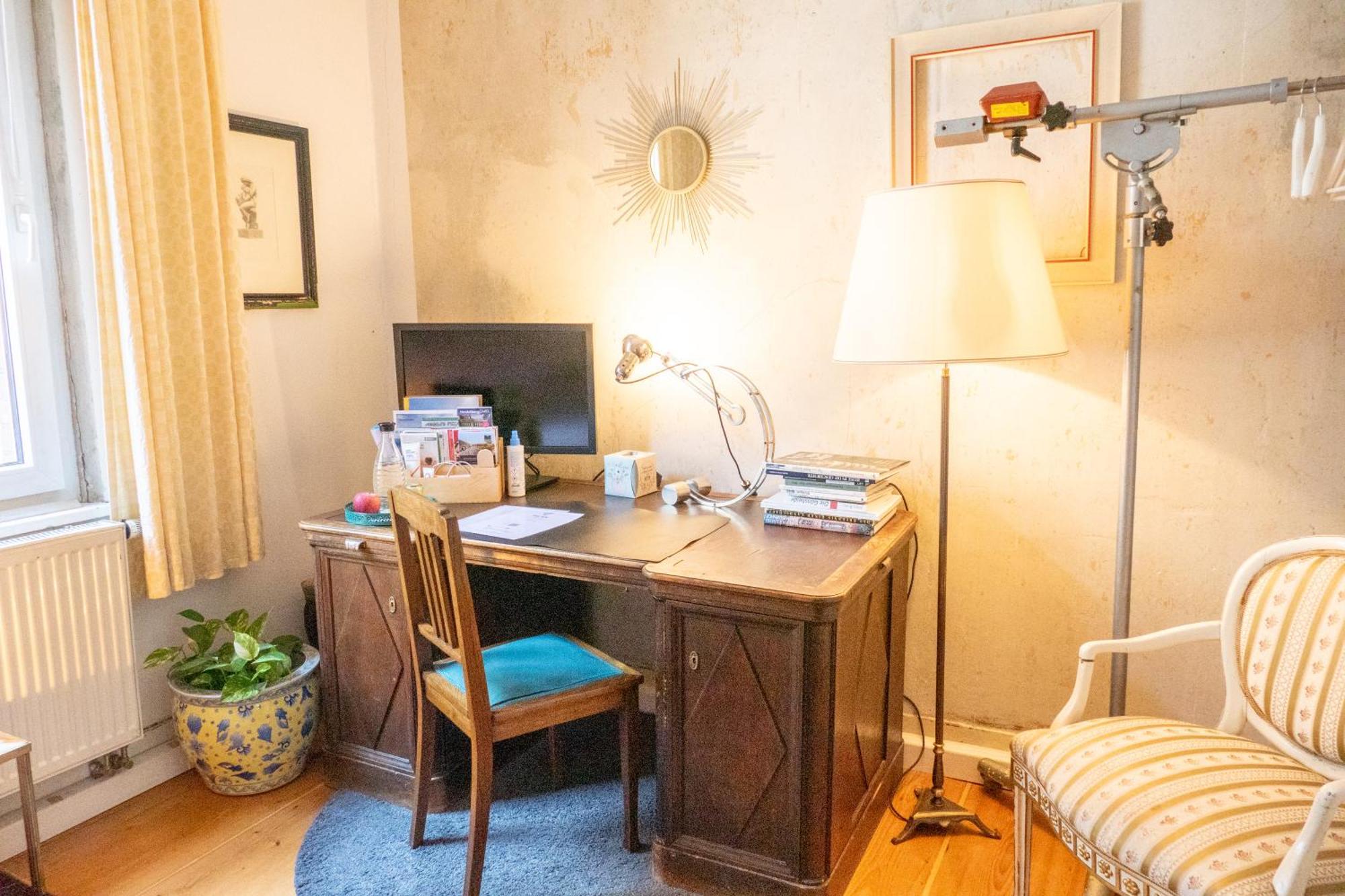 Zimmer In Kuenstlerwohnung Stuttgart Exteriör bild